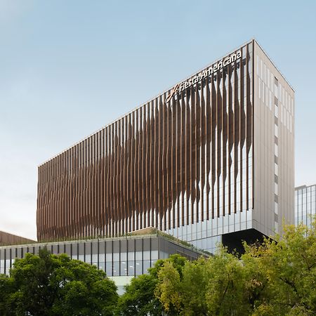 Fiesta Americana Viaducto Aeropuerto Mexikóváros Kültér fotó The new building of the School of Medicine