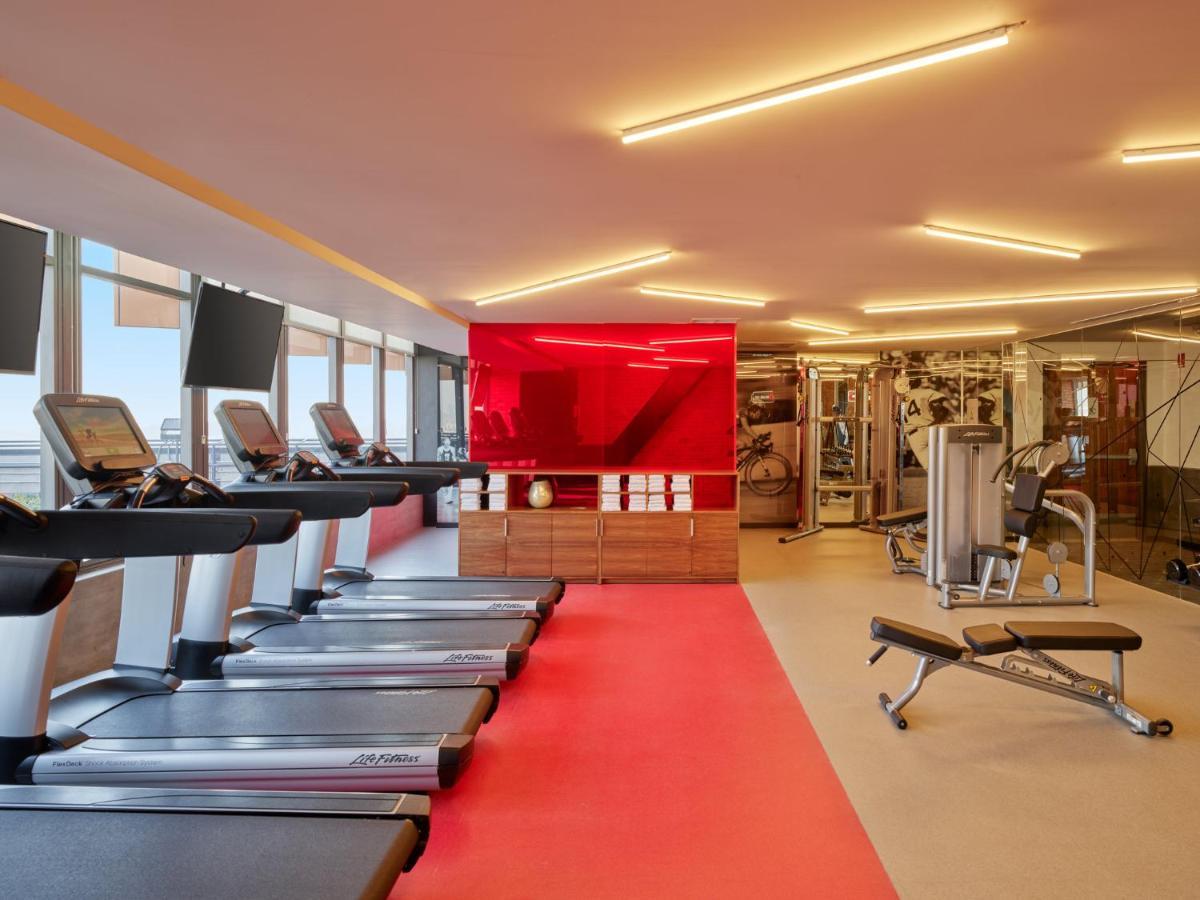 Fiesta Americana Viaducto Aeropuerto Mexikóváros Kültér fotó The gym at the hotel