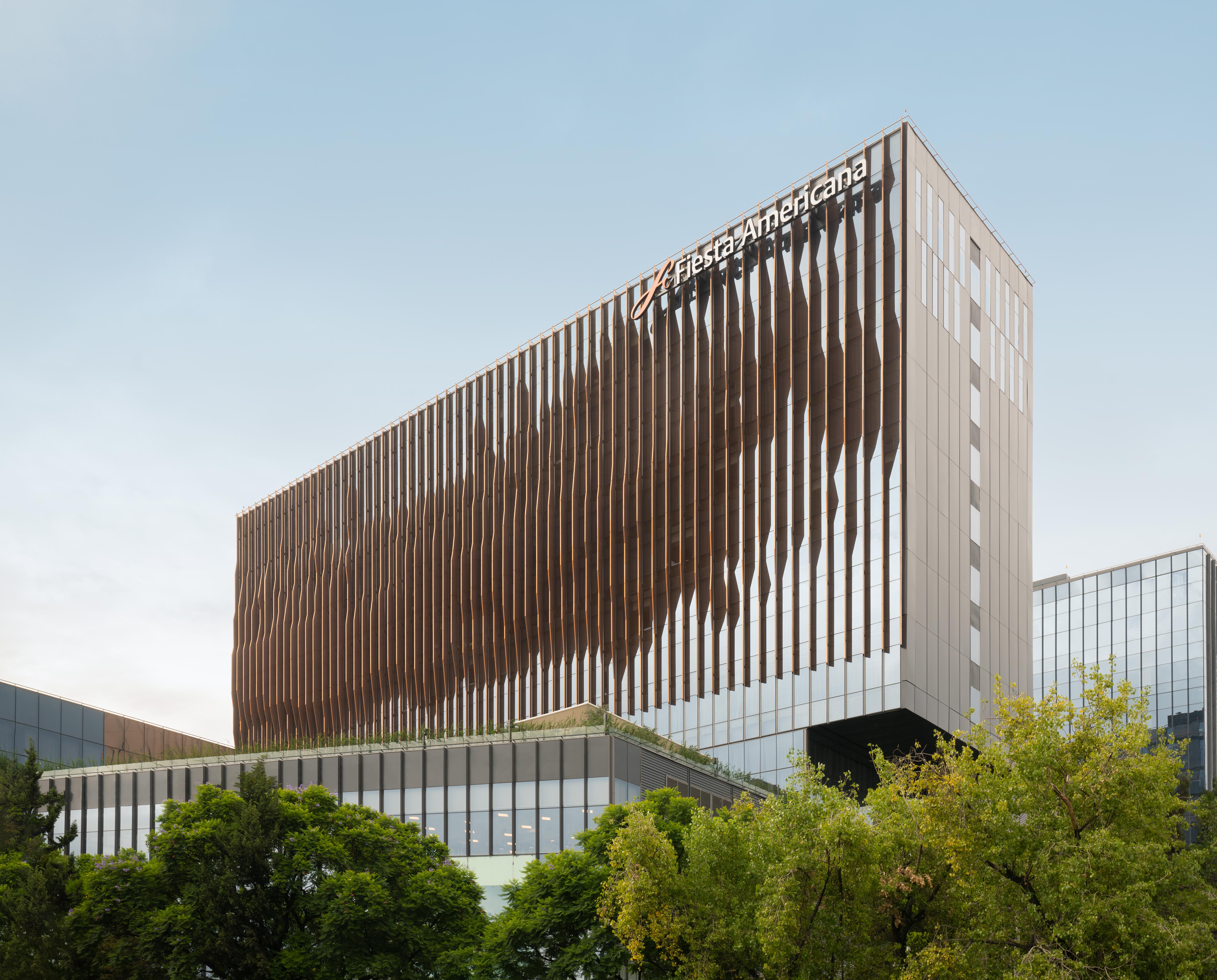 Fiesta Americana Viaducto Aeropuerto Mexikóváros Kültér fotó The new building of the School of Medicine