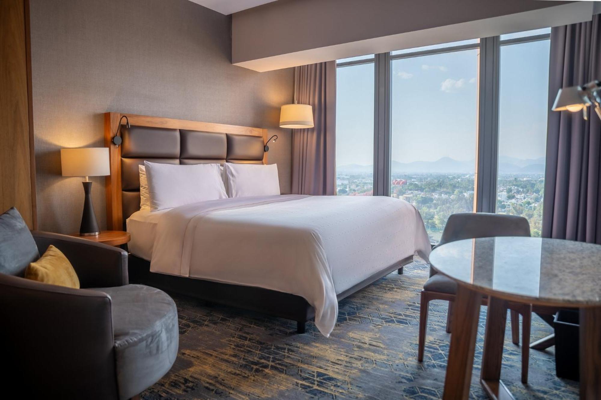 Fiesta Americana Viaducto Aeropuerto Mexikóváros Kültér fotó A guest room at the hotel